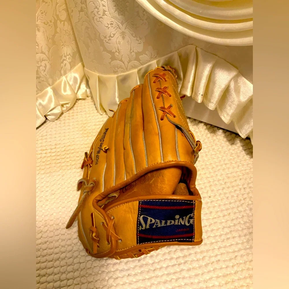 SPALDING BASEBALL GLOVE - Picture 1 of 8